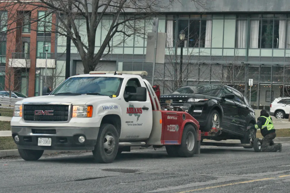 How Do Tow Trucks Tow Cars in Park